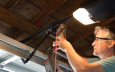 4 Possible Reasons Behind Garage Door Failure 4 Possible Reasons Behind Garage Door Failure